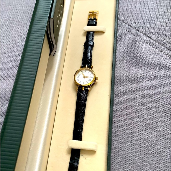 Ladies GUCCI SHELLY LINE watch 🔥🔥🔥 - Picture 12 of 12
